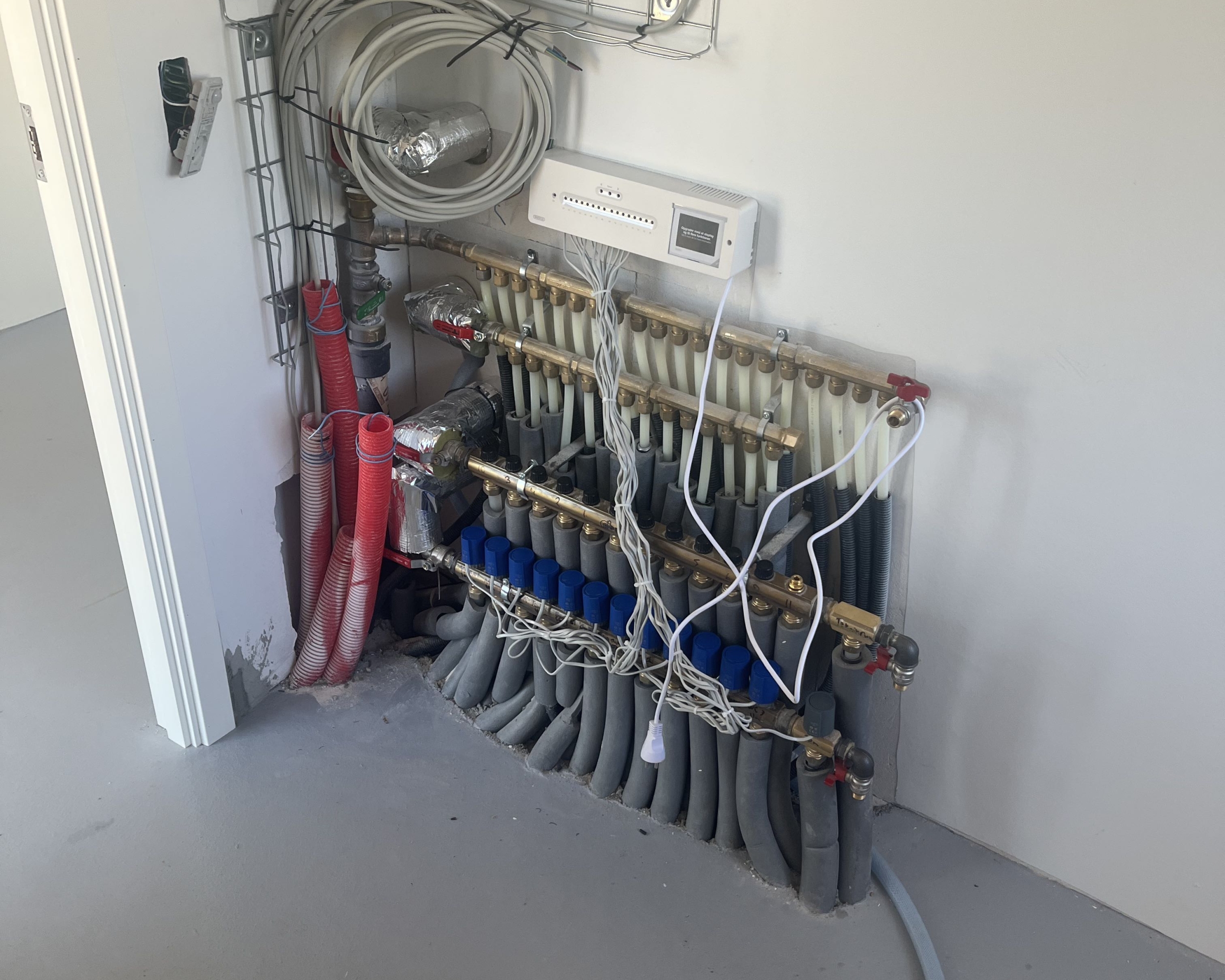 Nybyggeri og installationer